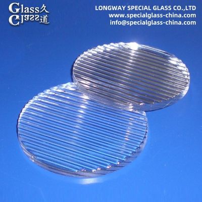 Optisch verwerken van borosilicaatglaslenzen met een lineair oppervlak